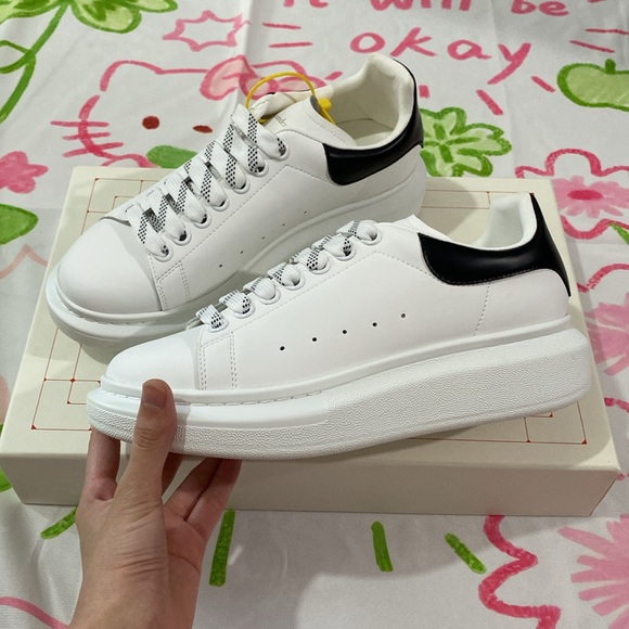 Alexander Mcqueen White Women's Leather Sneakers - Picture 2 of 7